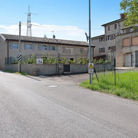 Apartment Casale La Coccinella Gelsomino Caprino Veronese